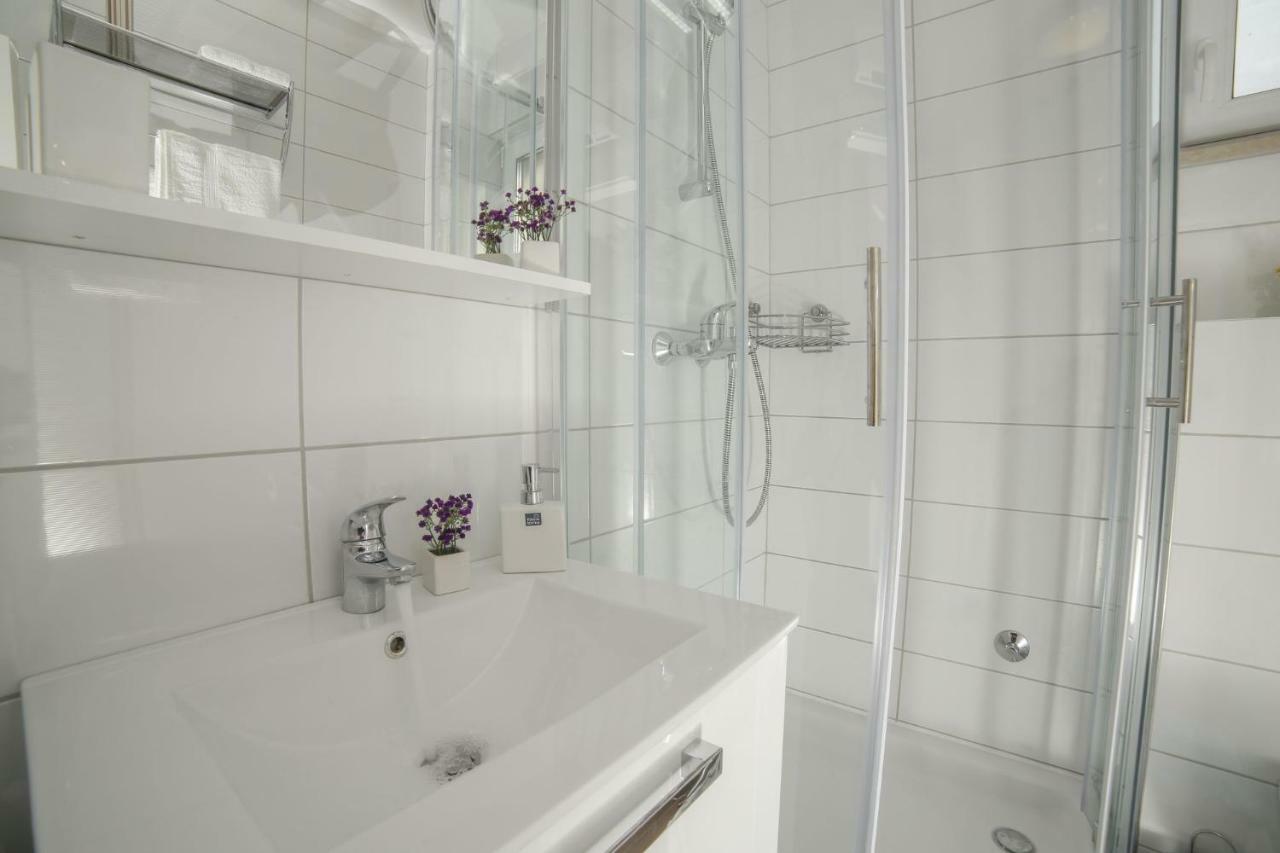 Amazing Luxury 4Star Apartment Laura Supetar Eksteriør bilde