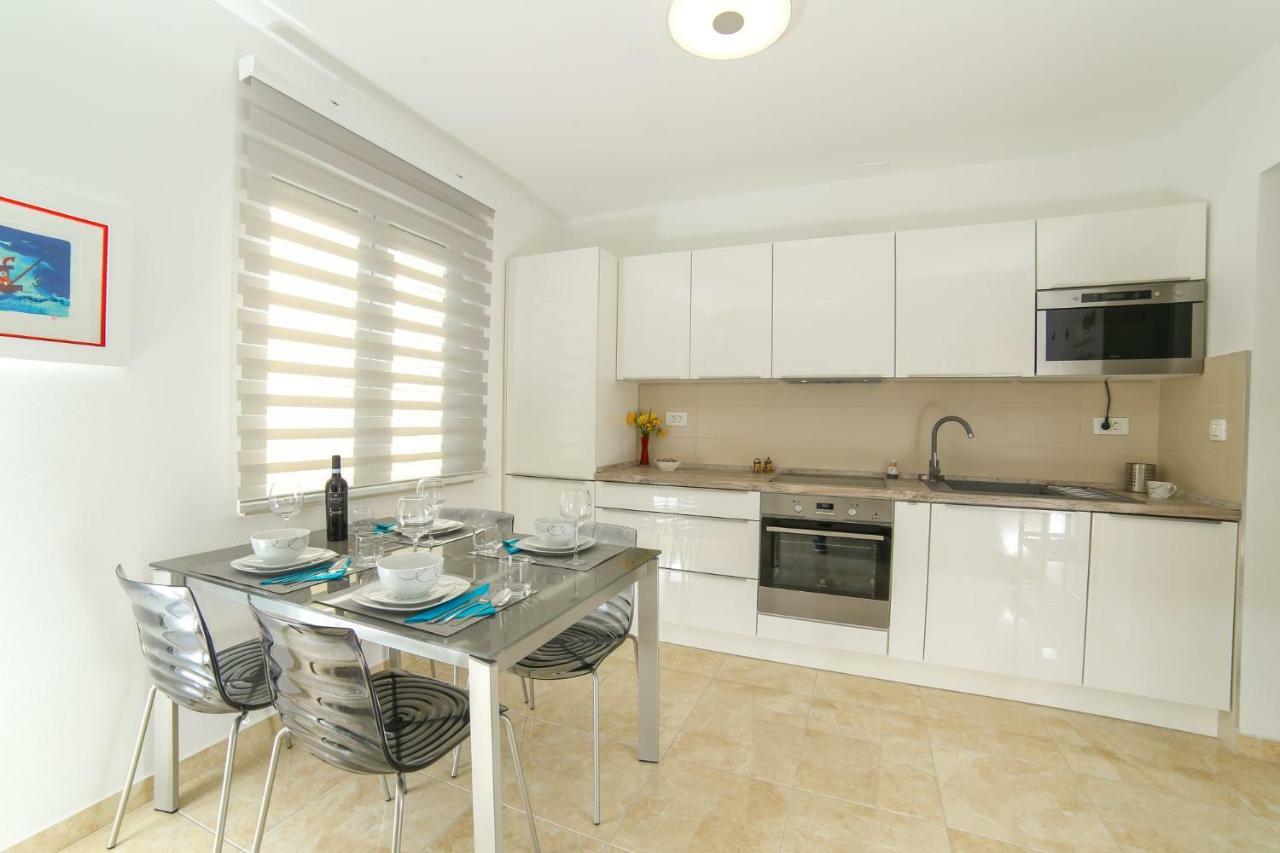 Amazing Luxury 4Star Apartment Laura Supetar Eksteriør bilde