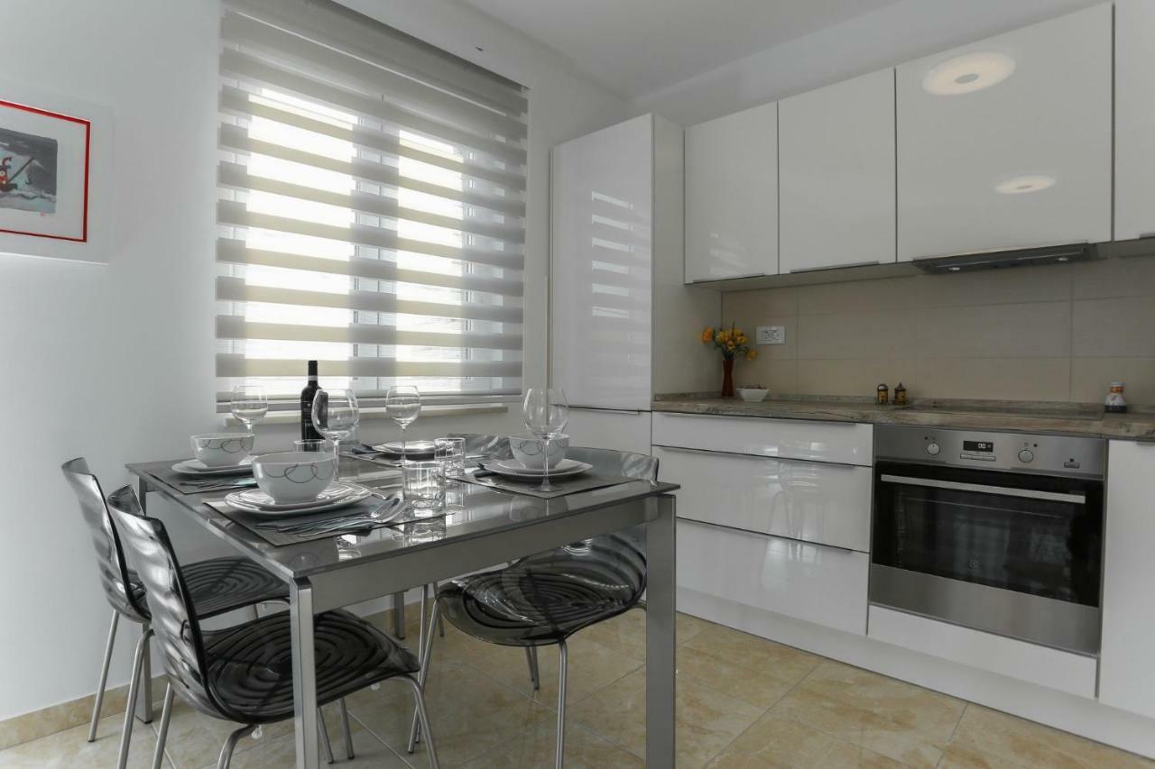 Amazing Luxury 4Star Apartment Laura Supetar Eksteriør bilde