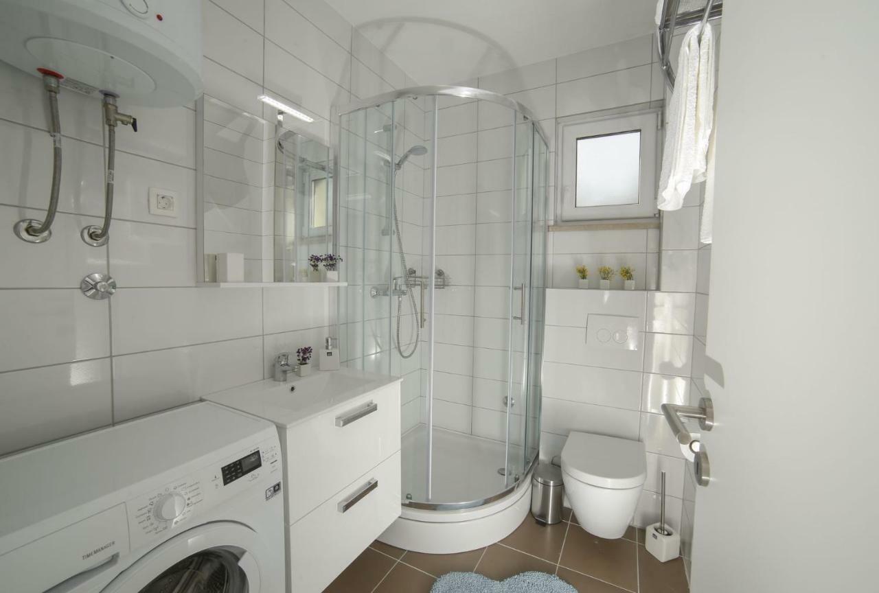 Amazing Luxury 4Star Apartment Laura Supetar Eksteriør bilde